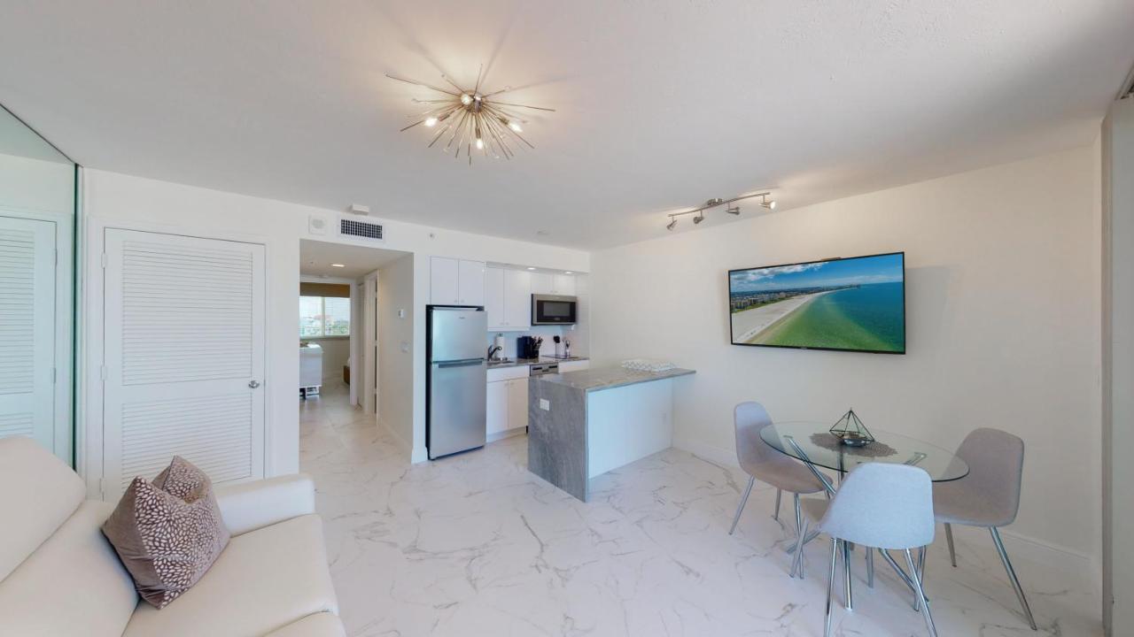 Totally Renovated Beachfront Condo At Apollo! Marco Island Bagian luar foto