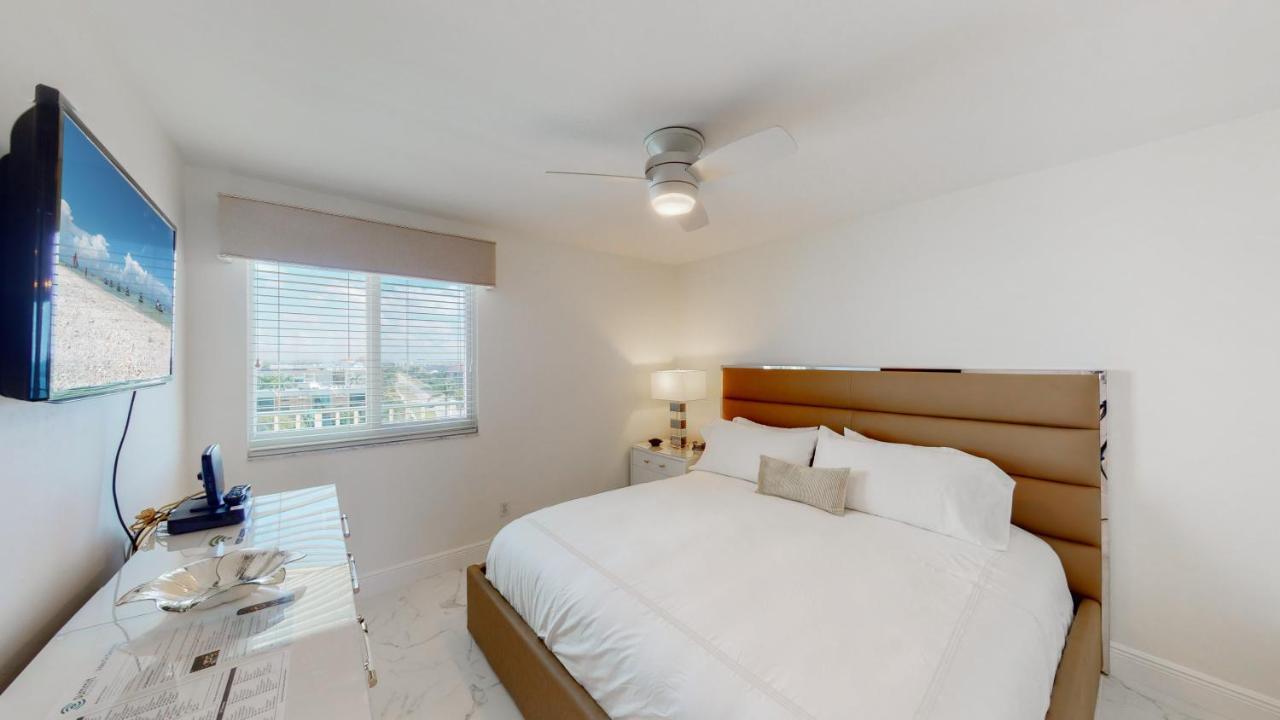 Totally Renovated Beachfront Condo At Apollo! Marco Island Bagian luar foto
